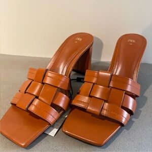 💫Zara Leather Block Heel Sandals - New💫